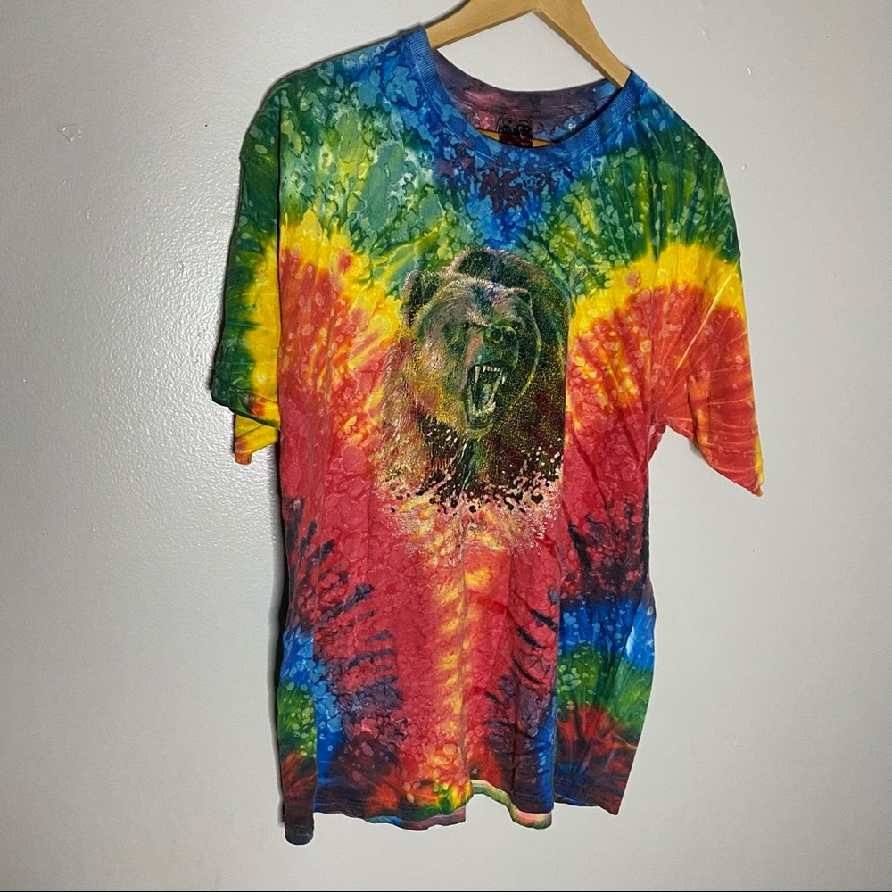 Men’s Hand Tie Dyed Grizzly Bear Tee